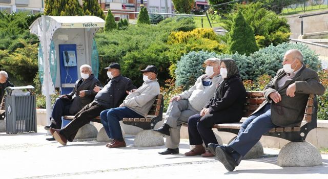 Van'da tüm sosyal alanlar 65 ve üstü olanlara 1 ay boyunca yasak