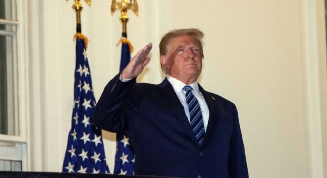 Trump, hastaneden ayrılıp Beyaz Saray'a döndü: 'Covid'den korkmayın'