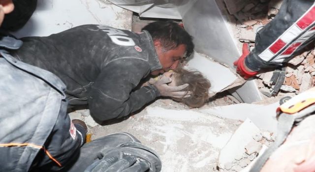İzmir depreminde can kaybı 109'a yükseldi