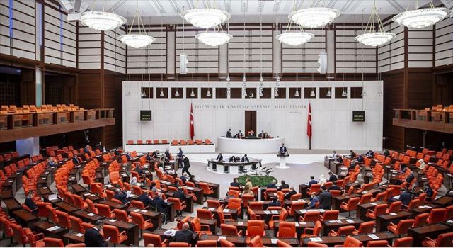 Derneklere 'kayyım' düzenlemesi yasalaştı