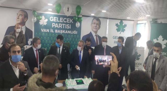 Gelecek Partisi kutlama yaptı