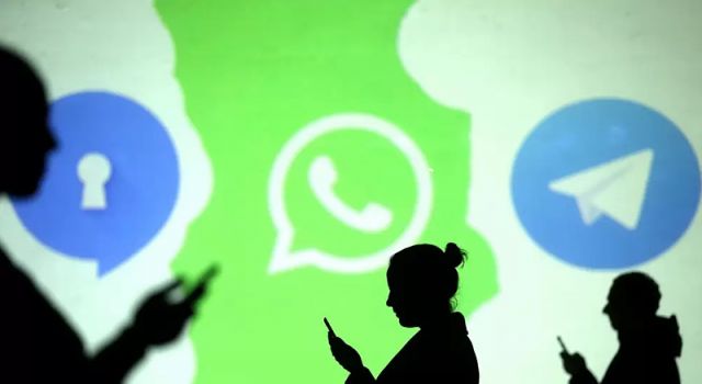Facebook ile veri paylaşımı yapacağını duyuran WhatsApp düşüyor, Telegram ve Signal yükseliyor