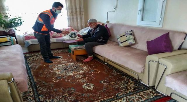 Gürpınar belediyesi hijyen paketleri dağıttı