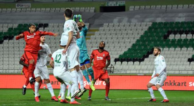 Beşiktaş yarı finale yükseldi