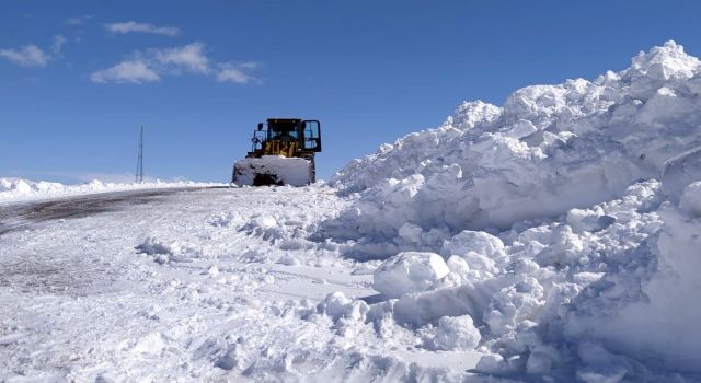 Van'da 7 ilçede 272 yerleşim yolu ulaşıma kapandı