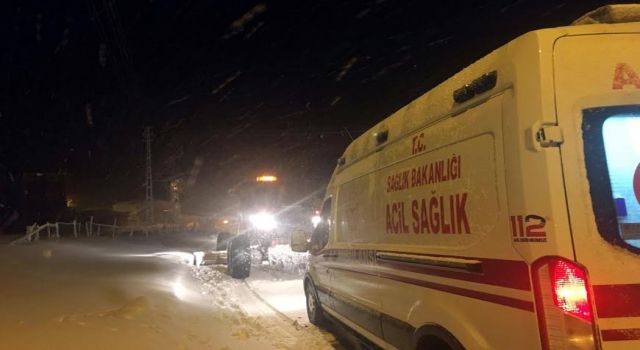 Van'da yolların kapalı olması ağır hastalar için tehlike oluşturuyor