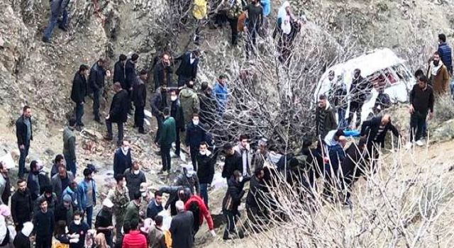 Batman'da öğrenciler kaza geçirdi: 2 ölü, 28 yaralı
