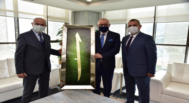 Manisa Büyükşehir’de maaş protokolü imzalandı