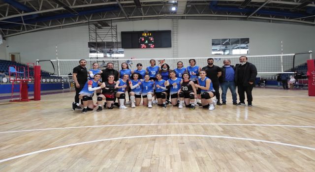 Van Kadın Voleybol takımı Play-Off’a kaldı