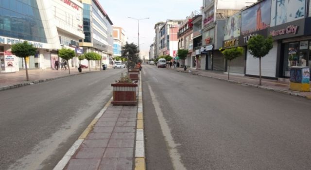 17 Mayıs'a kadarki sokağa çıkma yasağı başladı