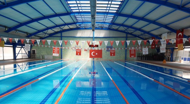 Kocaeli’de Gölcük Yüzme Havuzu aylar sonra açıldı