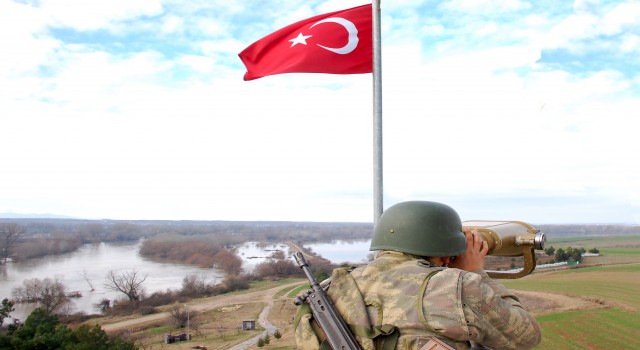 MSB: Yunanistan’a geçmeye çalışan 10 şahsı yakaladı
