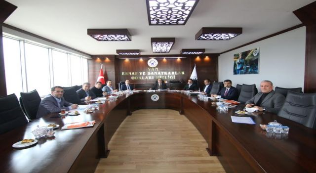 VEK: Belediye ve VASKİ Türkiye standartları üzerinde bedeller alıyor