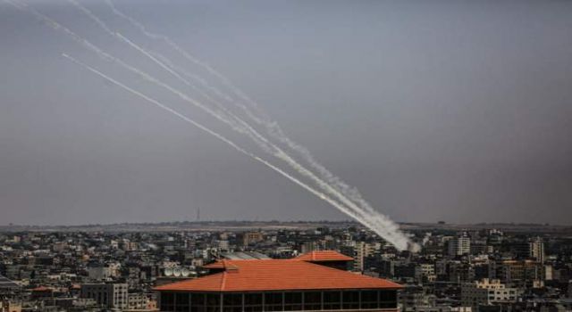 İsrail ordusu: Gazze'den İsrail'e 1000 roket atıldı