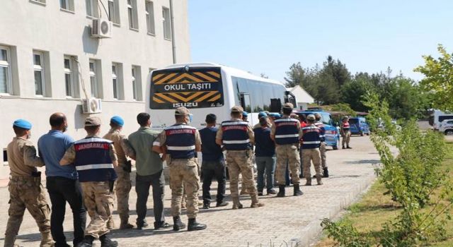 Diyarbakır'da "örgüt finansörü" iddiasıyla 65 tutuklama