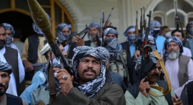 Taliban, Afganistan'ın İran ve Türkmenistan sınır geçişlerini ele geçirdi