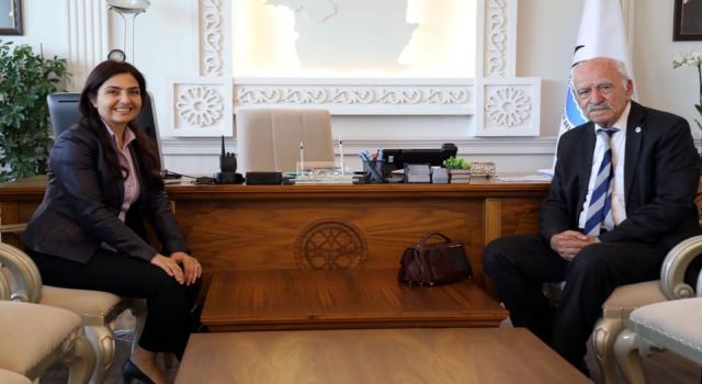 Van Barosu'nun Kurucu Başkanı Av. Hüsnü Ayhan hayatını kaybetti