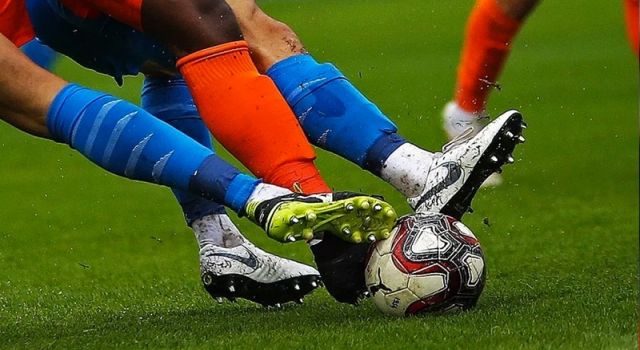 Aşı olmayanlar futbol maçlarına alınmayacak