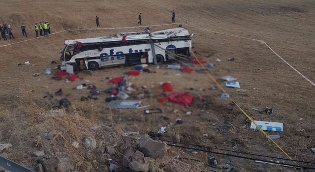 Balıkesir'de yolcu otobüsü takla attı: 14 ölü, 18 yaralı