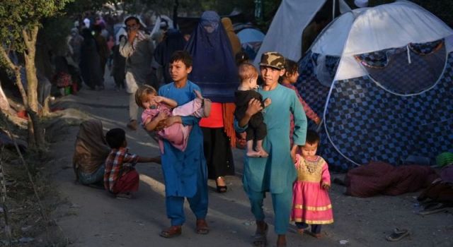 Taliban, en büyük ikinci kent Kandahar'ı ele geçirdi