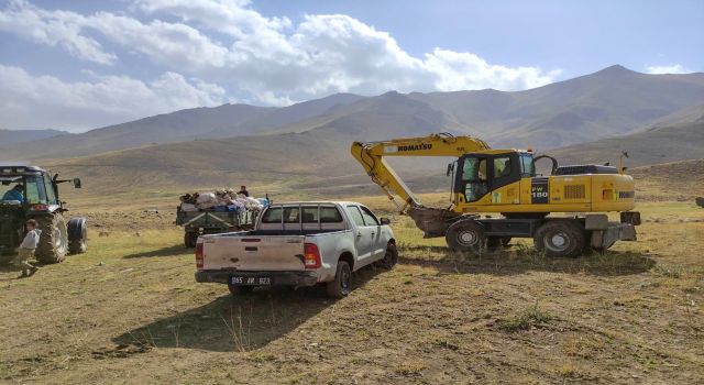 Van'da, mahsur kalan 35 yaylacı kurtarıldı
