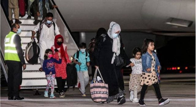 Afganistan'dan tahliye uçuşları Taliban'ın izniyle yeniden başladı