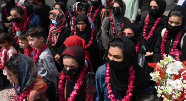 Taliban'dan kaçan Afganistan kadın futbol takımı, Pakistan'a ulaştı