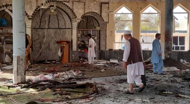 Afganistan'da camiye bombalı saldırı: 32 kişi hayatını kaybetti