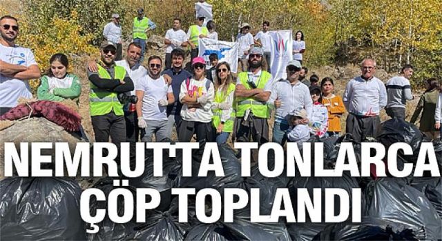 Nemrut'ta tonlarca çöp toplandı
