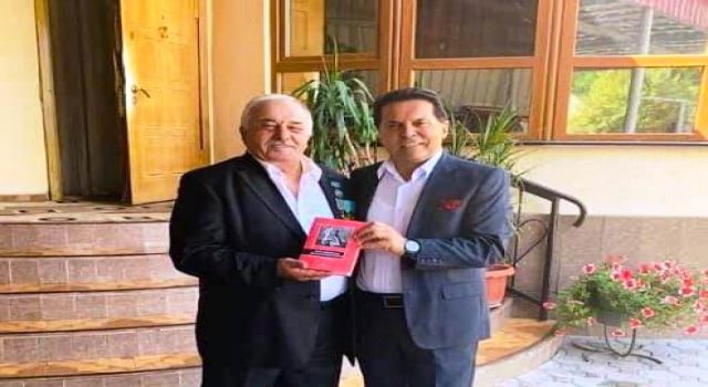 Prof. Dr. Ahmet Özer, vefat eden Kazakistanli Kürt kanaat önderini yazdı