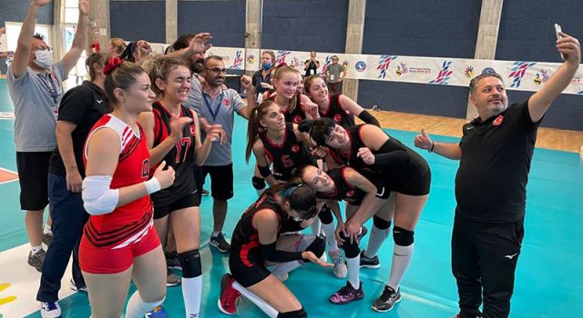 Türkiye İşitme Engelliler Kadın Voleybol Takımı, dünya şampiyonu!