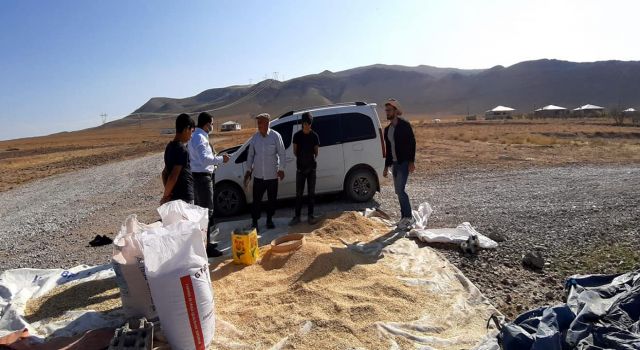 Tuşba’da çiftçi ziyaretleri sürüyor