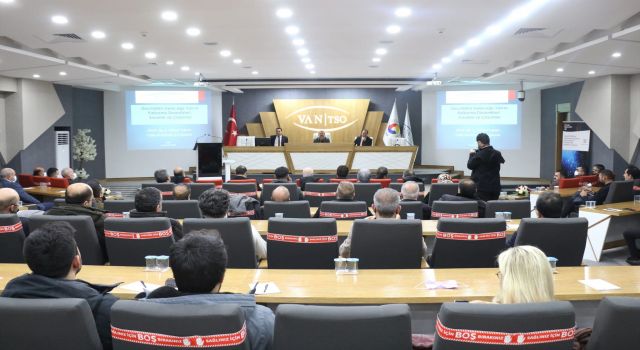 ‘Geçmişten Geleceğe Van’ın Kalkınma Dinamikleri’ paneli düzenlendi