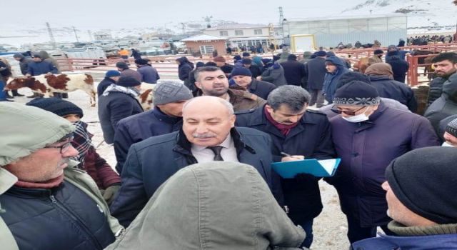 Tuşba Ziraat Odası heyeti, Canlı Hayvan Pazarı’nda sorunları dinledi