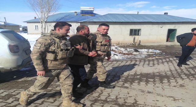 Van'da aranan 2 kişi tutuklandı