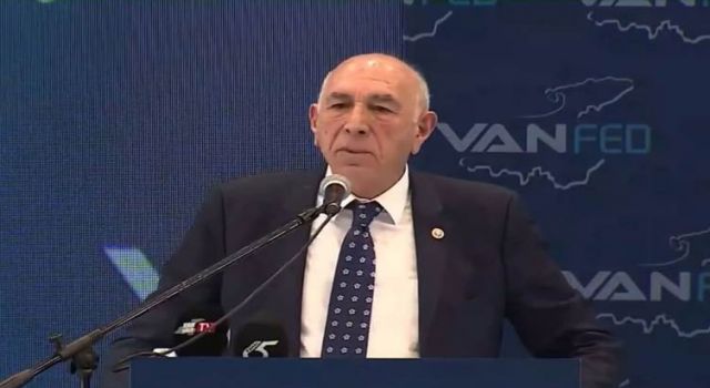 Van'ın vekilleri 'Kürt sorunu' konusunda ters düştü, salon karıştı