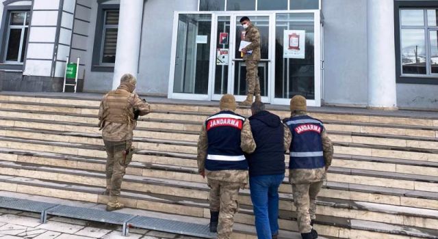 TIR aracında sebze kasalarıyla kamufle edilen 70 Afganlı yakalandı