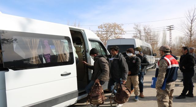 Van'a Afgan göçü sürüyor; İpekyolu ilçesinde 116 Afgan yakalandı
