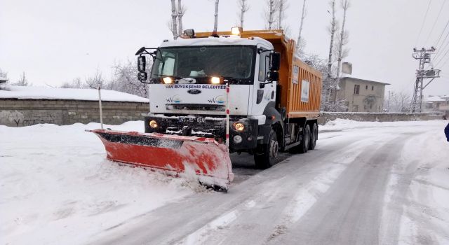 Van'da 109 yerleşim yolu ulaşıma kapandı