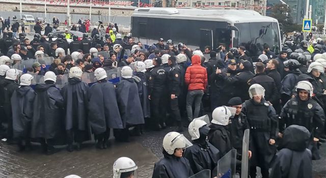1 Mayıs açıklamasına müdahale: 27 kişi gözaltına alındı