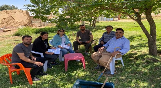 Başkale'de çiftçiler bilgilendiriliyor
