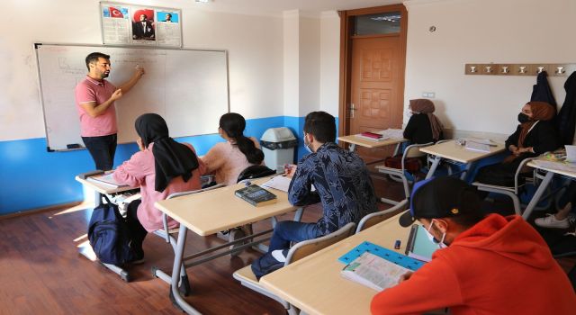 Van'da, dershaneye gidemeyenler için ücretsiz kurs imkanı; kayıtlar yarın alınacak