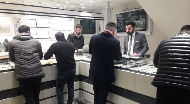Kuyumcularda yılbaşı hareketliliği fiyat yükseltti