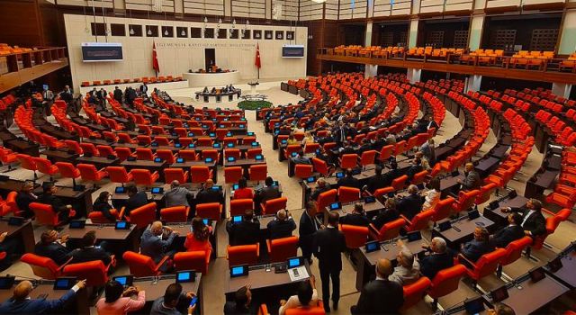 Memur ve emekli maaş artışlarını içeren kanun teklifi, TBMM Genel Kurulu'nda kabul edildi