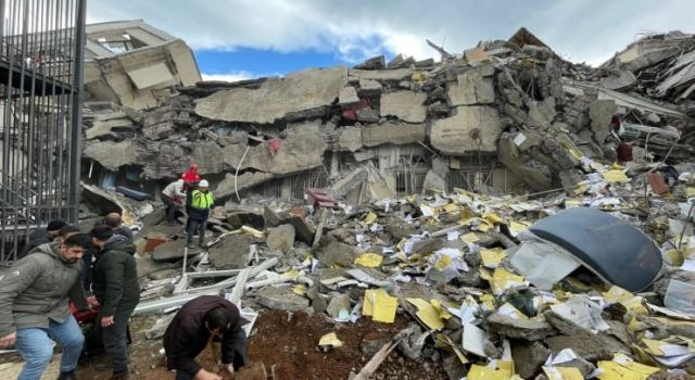 Hatay'da iki büyük deprem meydana geldi: 8 yaralı