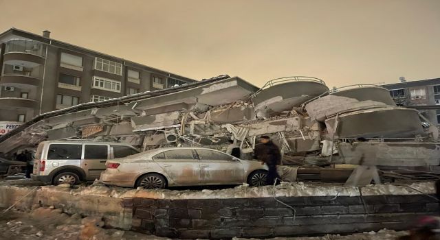Kahramanmaraş'ta 7.4 büyüklüğünde deprem: Ölü sayısı artıyor
