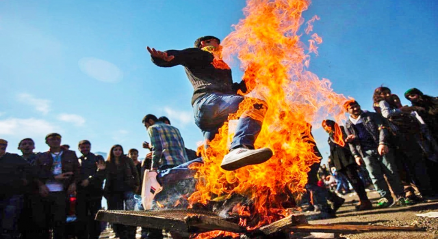 Van'daki Newroz kutlaması: 37 kişi gözaltına alındı