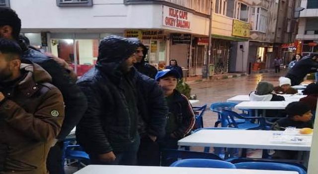 5 yıldır ücretsiz yemek veriyor