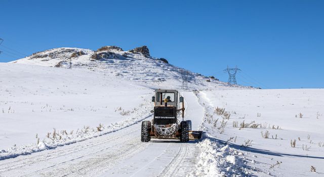 Van'da 124 yerleşim yolu ulaşıma kapandı