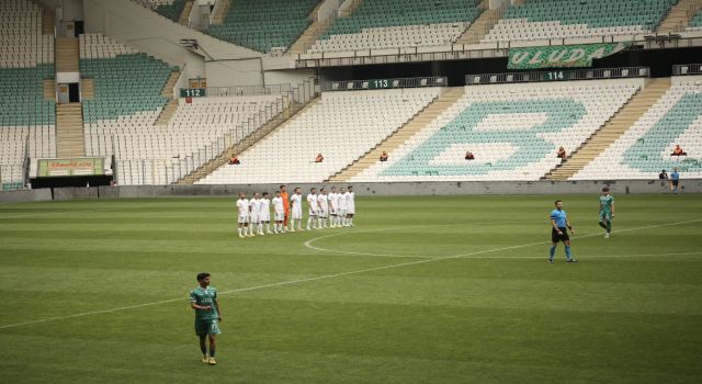 Şampiyonluk mücadelesi veren Vanspor sahadan çekildi